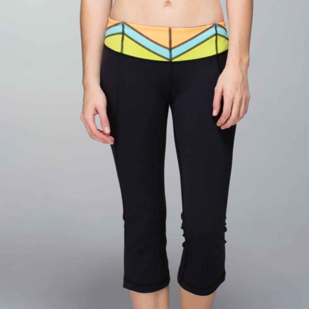 | Lululemon | Gather & Crow Crop *Full-On Luon. Size 4. - Picture 3 of 15